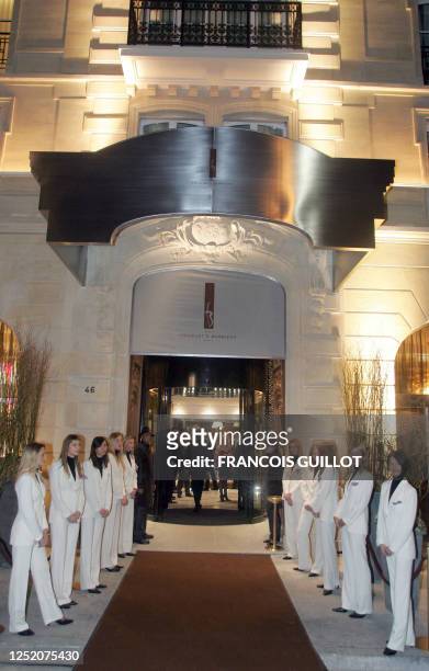 Photo prise le 26 octobre 2006 à Paris, de l'entrée du Fouquet's Barrière, lors de l'inauguration officielle nouveau palace du groupe Lucien Barrière...