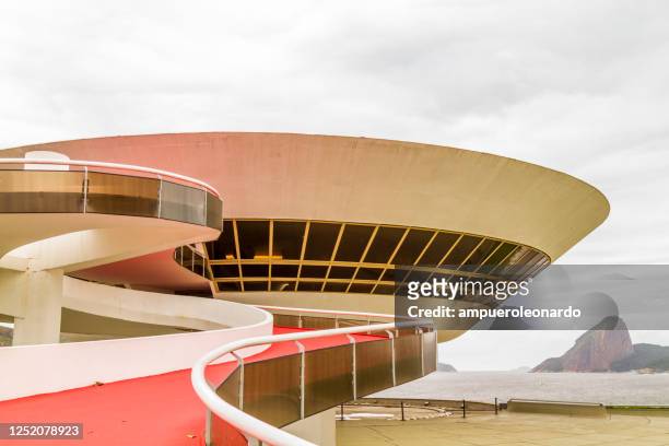 museo de arte contemporáneo niteroi, niteroi, río de janeiro, brasil - centro niemeyer fotografías e imágenes de stock