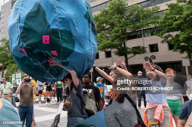 Environment Protest Rally 3,044 Earth Day Protests Stock Photos, High-Res Pictures, and Images ...