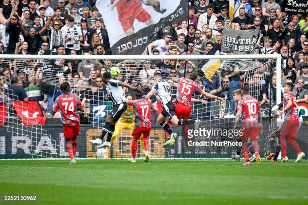 Udinese's Nehuen Perez scores a goal during the italian soccer Serie A match Udinese Calcio vs US Cremonese on April 23, 2023 at the Friuli - Dacia...