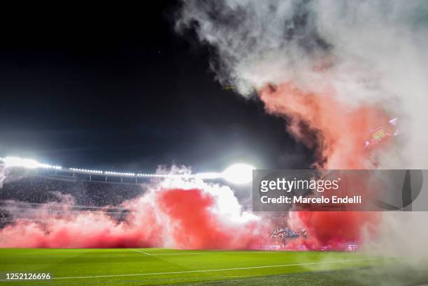 Fans of River Plate cheer for their team prior a Liga Profesional 2023 match between River Plate and Independiente at Estadio Mas Monumental Antonio...