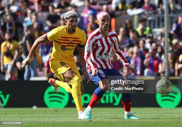 Antoine Griezmann and Ronald Araujo during the match between FC Barcelona and Club Atletico de Madrid, corresponding to the week 30 of the Liga...