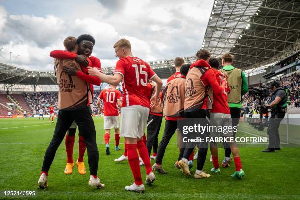 Alkmaar's team celebrates their team's first goal during the football UEFA Youth League final between AZ Alkmaar and Hajduk Split at the Stade de...