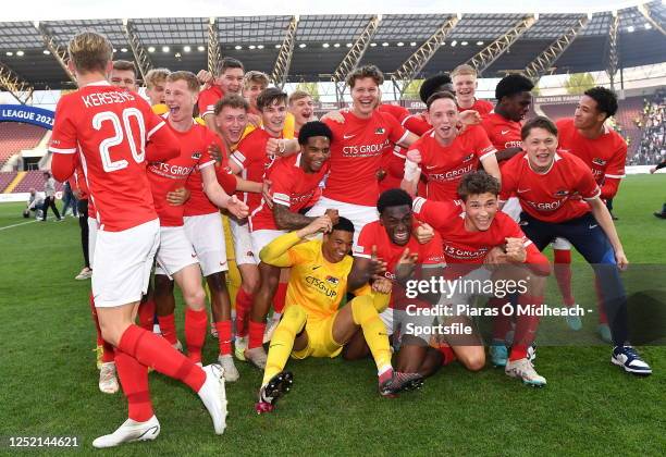 The AZ Alkmaar team celebrate after the UEFA Youth League 2022/23 final match between AZ Alkmaar and HNK Hajduk Split at Stade de Genève on 24 April...