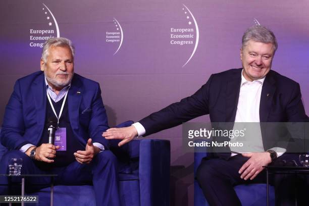 Ukraine's and Poland's former presidents Petro Poroshenko and Aleksander Kwasniewski attend the 15th edition of the European Economic Congress at...