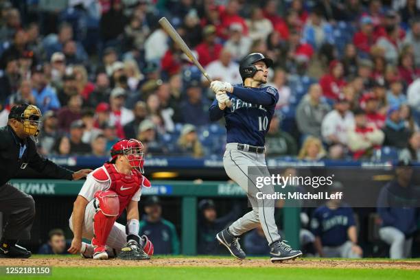 Jarred Kelenic of the Seattle Mariners hits a solo home run in the top of the fifth inning against the Philadelphia Phillies at Citizens Bank Park on...