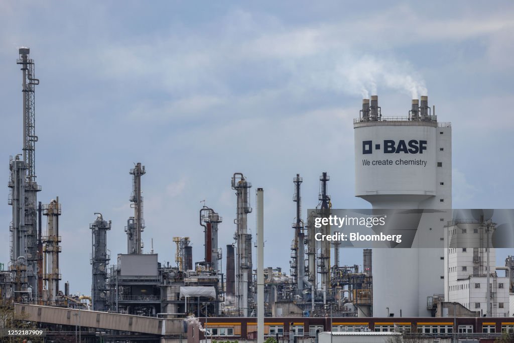 Basf Factory The BASF SE chemical plant in Ludwigshafen, Germany, on Tuesday ...