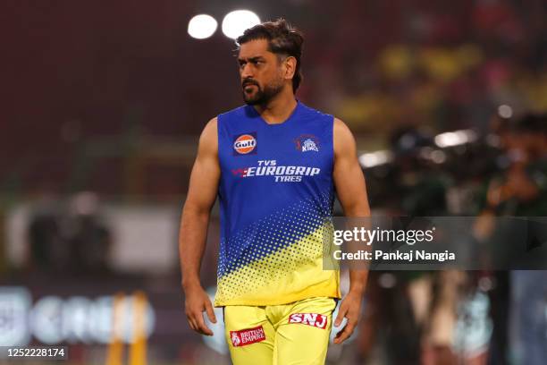 Dhoni of Chennai Super Kings warmup prior to the IPL match between Rajasthan Royals and Chennai Super Kings at Sawai Mansingh Stadium on April 27,...