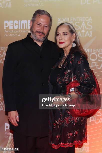 April 25 Mexico City, Mexico: Francisco Barcala and Isaura Espinoza attend the red carpet of the XLVIII delivery of the Diosas de Plata Awards at...