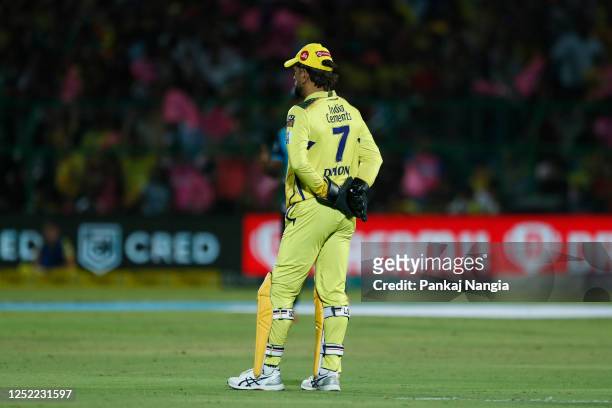 Dhoni of Chennai Super Kings are seen during the IPL match between Rajasthan Royals and Chennai Super Kings at Sawai Mansingh Stadium on April 27,...