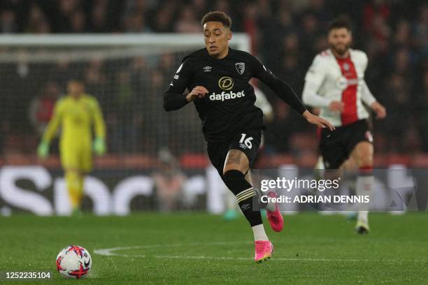 Bournemouth's English midfielder Marcus Tavernier runs with the ball during the English Premier League football match between Southampton and...