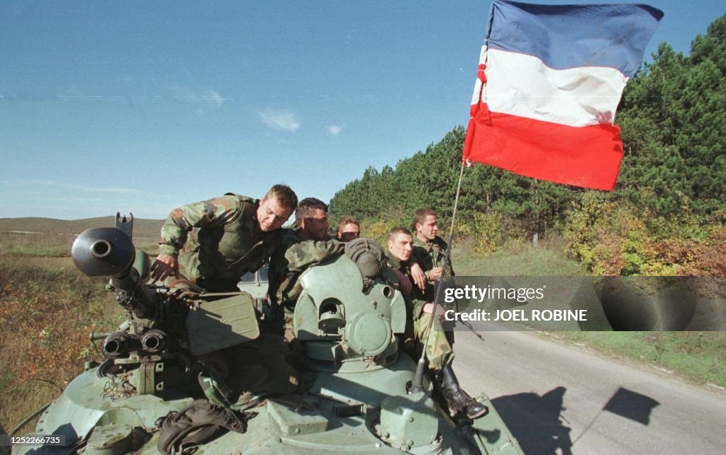 KOSOVO-SERB TANKS