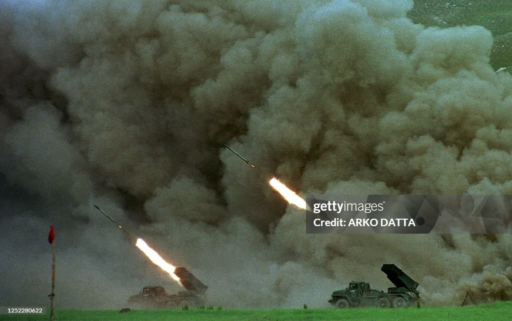 Metis Launcher Indian army fire rockets from multi-barrel mobile rocket launchers ...