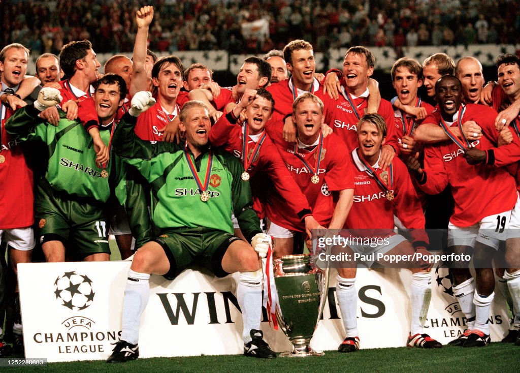 Manchester United Players Line Up For A Group Photo As They Celebrate manchester-united-players-line-up-for-a-group-photo-as-they-celebrate