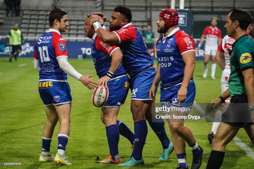 JeanCharles ORIOLI of FC Grenoble Rugby scores a try during the Pro