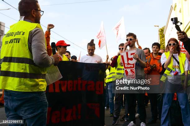 The food enjoyment inn trade union calls for Lieferando delivery workers go on strike and protest in front of Ehernfeld lieferservice center in...