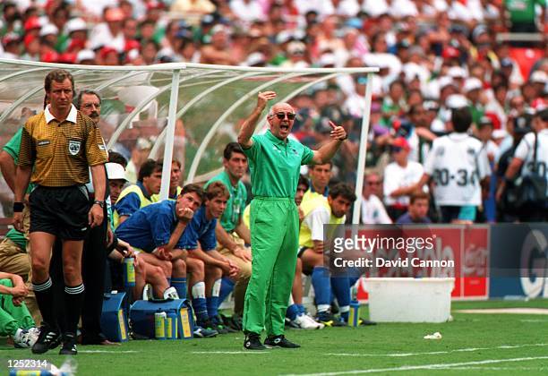 S 1-1 DRAW WITH MEXICO IN A 1994 WORLD CUP GAME AT RFK STADIUM IN WASHINGTON D.C. Mandatory Credit: David Cannon/ALLSPORT