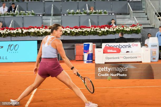 Aryna Sabalenka de Bielorrusia contra Camila Osorio de Columbia durante su partido de individuales del torneo de tenis WTA Tour Madrid Open 2023 en...
