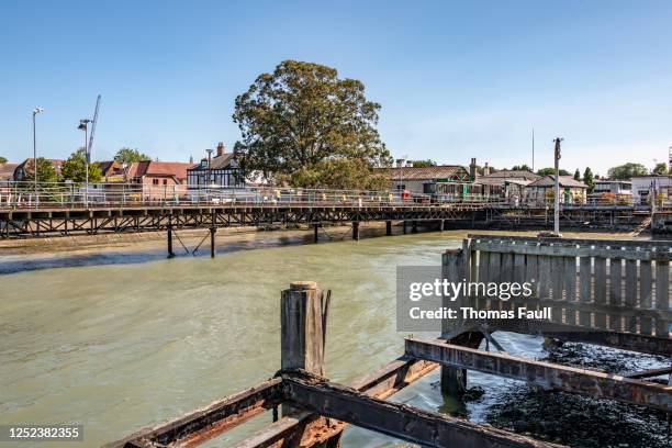 hythe pier and ferry terminal in hampshire - hythe pier stock pictures, royalty-free photos & images