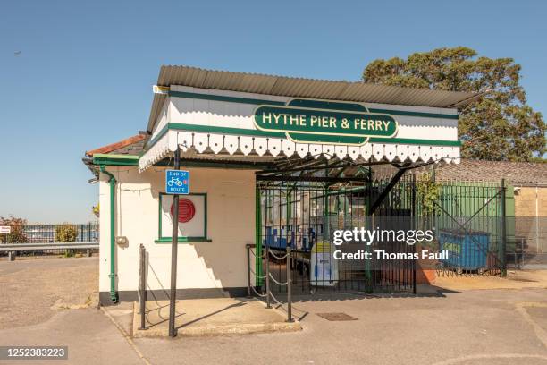 hythe pier and ferry terminal in hampshire - hythe pier stock pictures, royalty-free photos & images