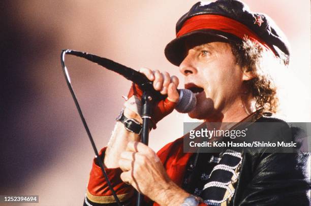 Scorpions, live, Moscow Music Peace Festival 1989 at Luzhniki Stadium, Moscow, USSR, 12th and 13th August, 1989. Klaus Meine .