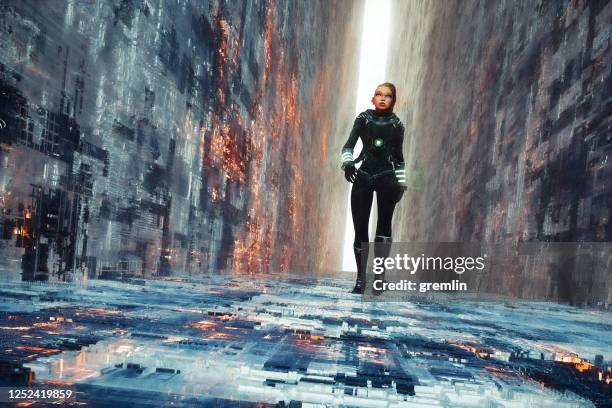 donna che cammina in una strada stretta futuristica - personaggio foto e immagini stock