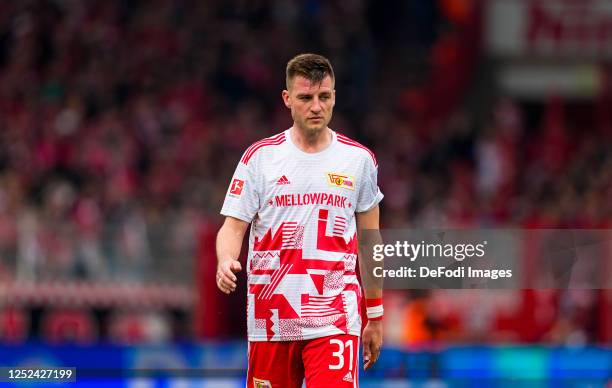 Robin Knoche of 1. FC Union Berlinl looks on during the Bundesliga match between 1. FC Union Berlin and Bayer 04 Leverkusen at Stadion an der alten...