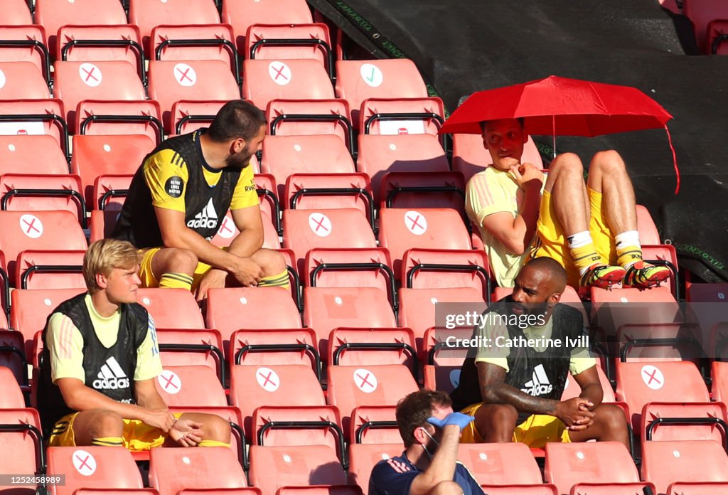 Southampton FC v Arsenal FC - Premier League