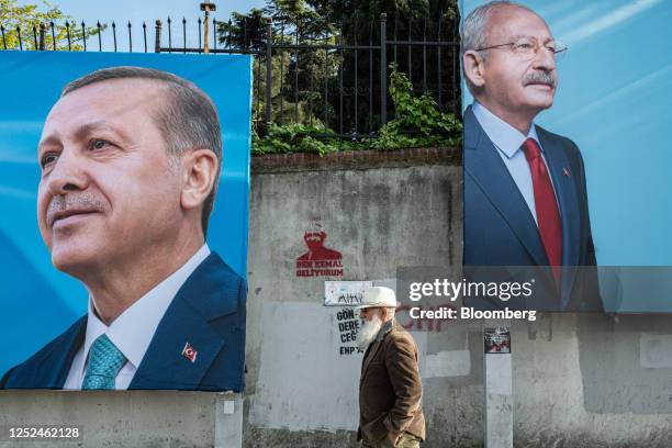 Election billboards for Recep Tayyip Erdogan, Turkey's president, and presidential candidate for the Justice and Development Party , in Istanbul,...