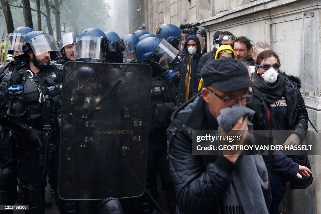 TOPSHOT-FRANCE-POLITICS-MAY-DAY-PENSIONS-DEMO