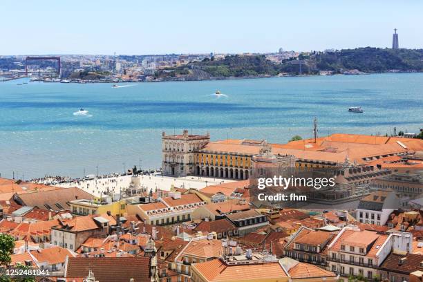 praça do comércio - lisbon old town (portugal) - praça do comércio fotografías e imágenes de stock