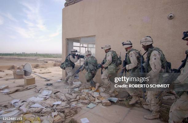 The Line Infantry Photos and Premium High Res Pictures - Getty Images