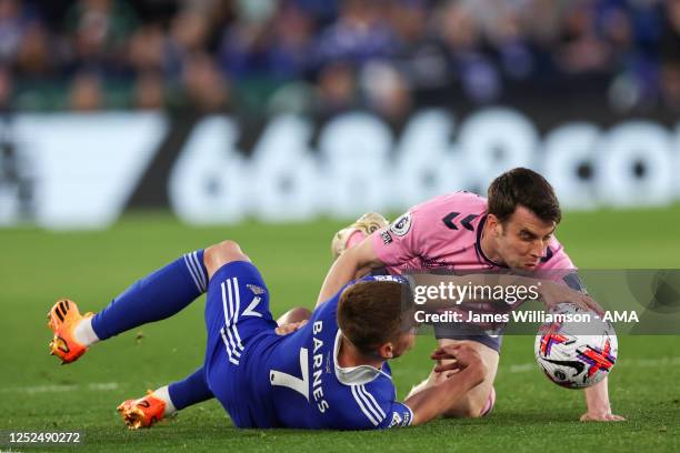 Harvey Barnes of Leicester City and Seamus Coleman of Everton during the Premier League match between Leicester City and Everton FC at The King Power...