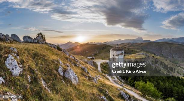 chiesa di santa maria della pietà - áquila - fotografias e filmes do acervo