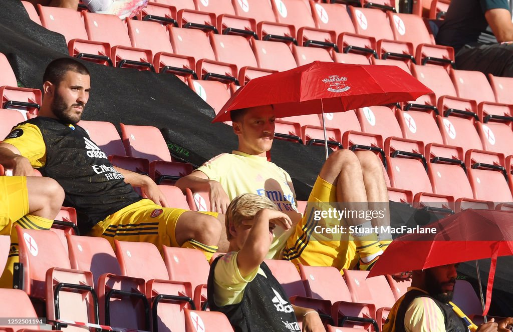 Southampton FC v Arsenal FC - Premier League