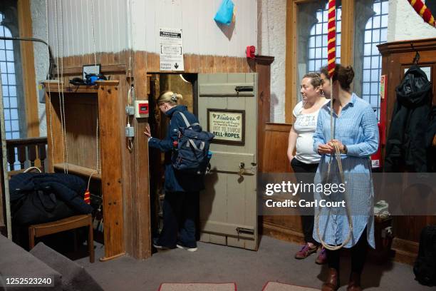 Bell Ringer Man Bell Ringer Photos and Premium High Res Pictures - Getty Images