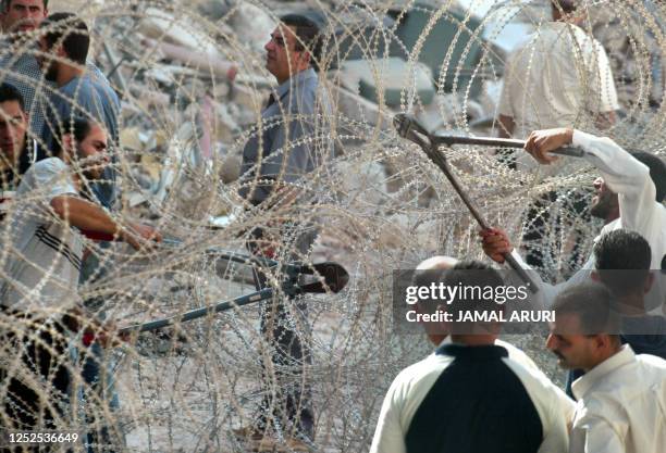 3,638 Wire Pulling Stock Photos, High-Res Pictures, and Images - Getty ...