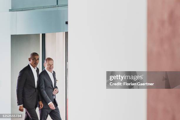 Barack Obama, former President of the United States, is pictured with Federal Chancellor Olaf Scholz during his visit on May 03, 2023 in Berlin,...