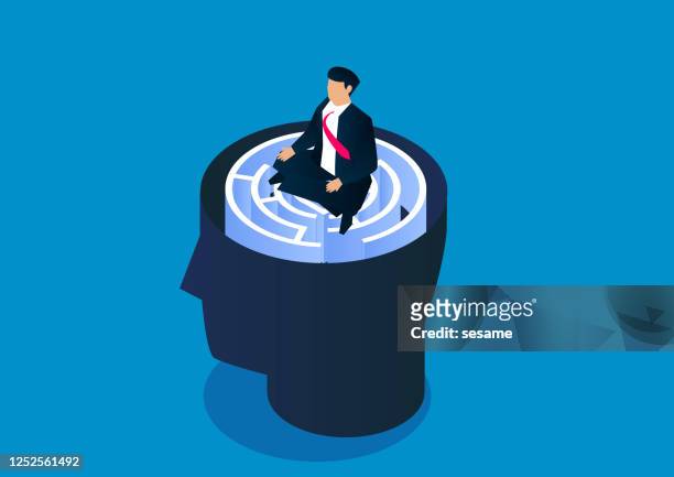 illustrazioni stock, clip art, cartoni animati e icone di tendenza di uomo d'affari seduto pensieroso a gambe incrociate sul labirinto cerebrale - cervello umano