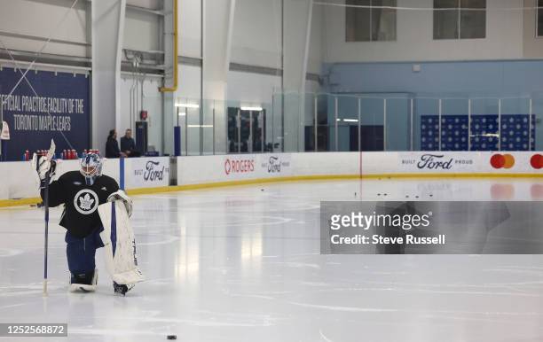 Toronto Maple Leafs goaltender Matt Murray takes a break as the Toronto Maple Leafs practice between games 1 and 2 for their second round of the NHL...