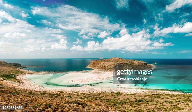 tropical island - creta imagens e fotografias de stock