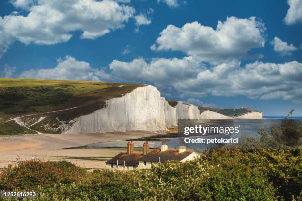 seven sisters country park altos acantilados de tiza blanca, east sussex, reino unido - sussex fotografías e imágenes de stock