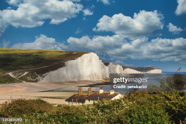 七姐妹鄉村公園高大的白色粉筆懸崖,東蘇塞克斯,英國 - seven sisters cliffs 個照片及圖片檔