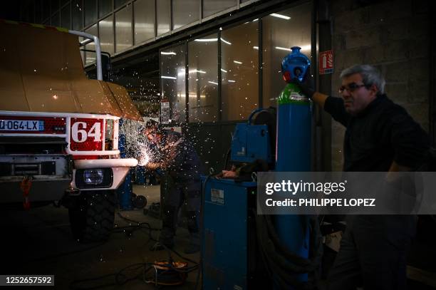 Fire Mechanic 76 Fire Truck Mechanic Stock Photos, High-Res Pictures, and Images ...