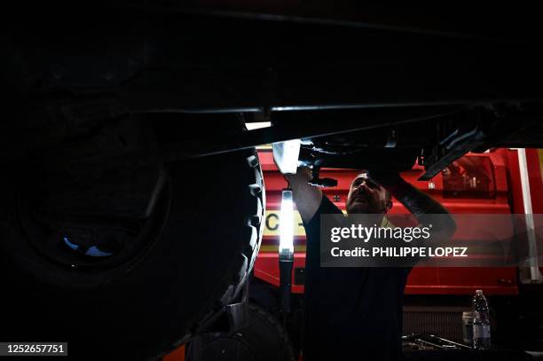 Fire Mechanic 76 Fire Truck Mechanic Stock Photos, High-Res Pictures, and Images ...