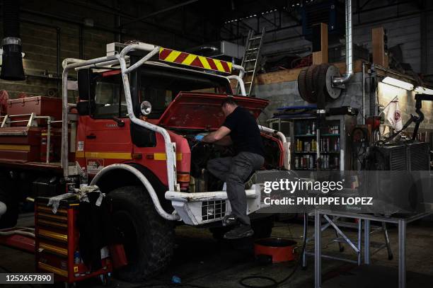 Fire Mechanic 76 Fire Truck Mechanic Stock Photos, High-Res Pictures, and Images ...