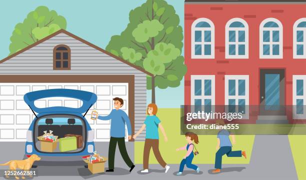 ilustrações de stock, clip art, desenhos animados e ícones de a family packing thei suv to go on a road trip - familia casa