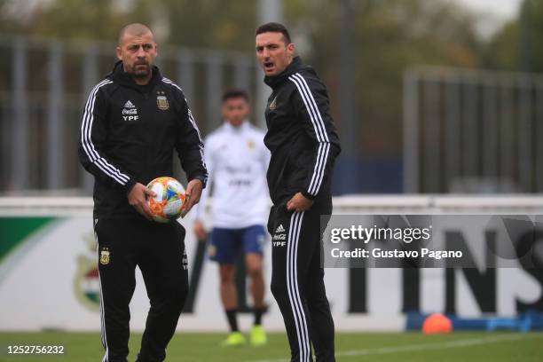 Walter Samuel and Lionel Scaloni during the training session at SportCentrum Kaiserau Camp on October 7, 2019 in Kamen, Germany.