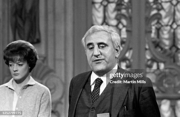 Gene Rizzi Actor Maggie Mills Photos and Premium High Res Pictures - Getty Images