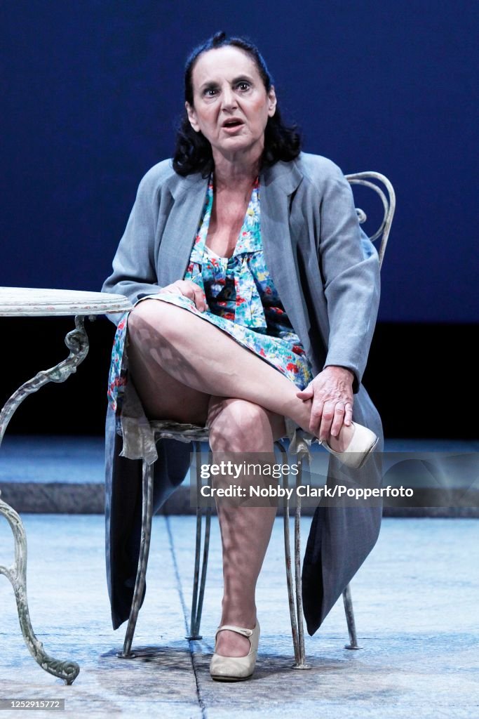 British Actress Lesley Joseph Performing As Kathleen In A Dress News british-actress-lesley-joseph-performing-as-kathleen-in-a-dress-news